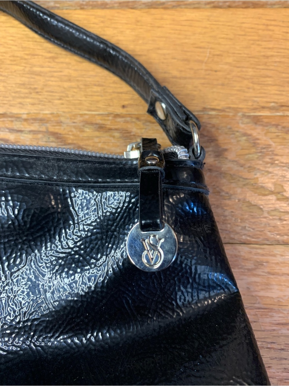 Vintage Victoria’s Secret Black Patent Clutch with Red Rose Zipper Pull - Picture 2 of 8